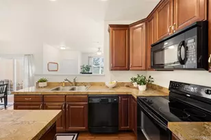 3652 S Perth Cir, Aurora, CO 80013 - Photo 10