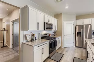 27227 E Maple Ave, Aurora, CO 80018 - Photo 8