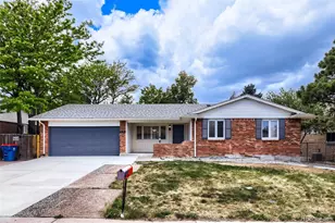 689 Jasper St, Aurora, CO 80011 - Photo 2