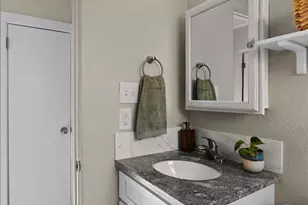5194 E 33rd Ave, Denver, CO 80207 - Photo 32