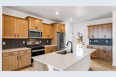 697 N Ukraine Street, Aurora, CO 80018 - Photo 2