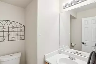 1362 S Cathay Ct, Aurora, CO 80017 - Photo 16