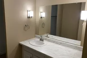 2835 S Monaco Parkway, Denver, CO 80222 - Photo 10