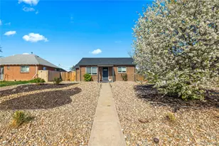 3011 Oneida St, Denver, CO 80207 - Photo 2