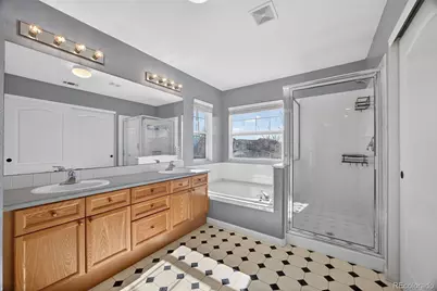 10559 Vaughn Way, Commerce City, CO 80022 - Photo 32