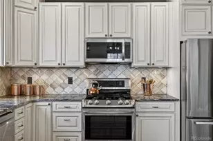 10559 Vaughn Way, Commerce City, CO 80022 - Photo 18