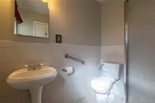 13105 E 5th Ave, Aurora, CO 80011 - Photo 14