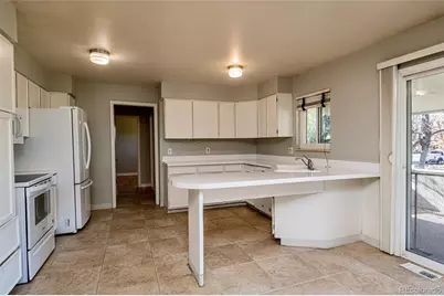 13105 E 5th Avenue, Aurora, CO 80011 - Photo 2
