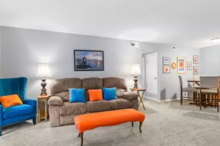 902 S Walden St, Aurora, CO 80017 - Photo 4