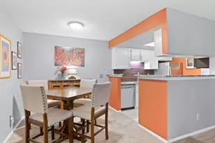 902 S Walden St, Aurora, CO 80017 - Photo 8