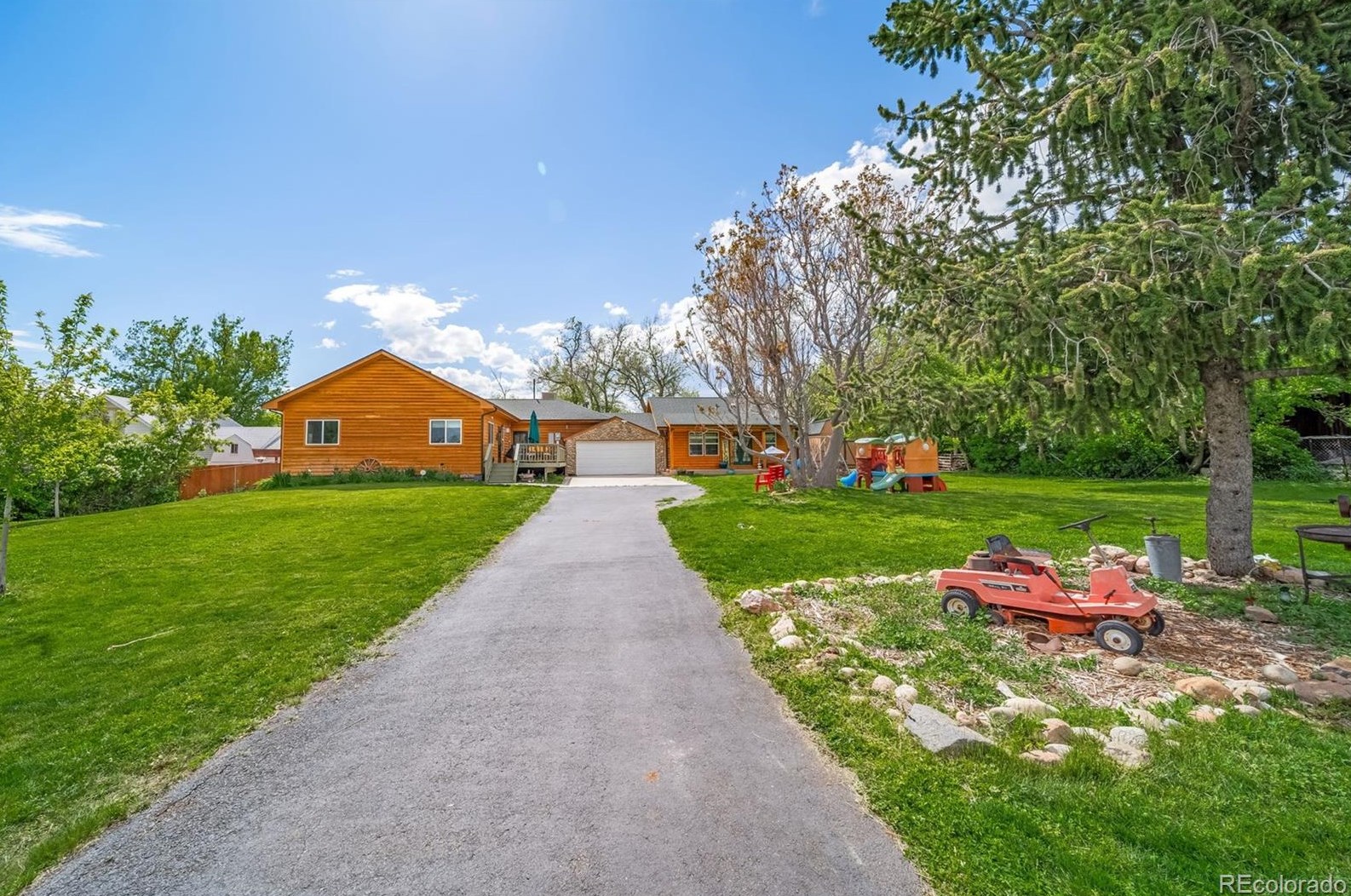 1415 Isabell St, Denver, CO 80401-3024