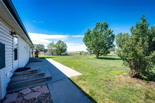 56054 E Virginia Pl, Strasburg, CO 80136 - Photo 4