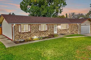 949 Mountain View Dr, Castle Rock, CO 80104 - Photo 4