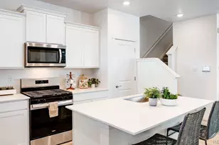930 Red Star Ln, Johnstown, CO 80534 - Photo 4