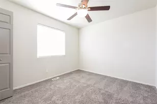 406 E 28th Street Dr, Greeley, CO 80631 - Photo 12