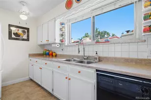 2654 S Ames Way, Lakewood, CO 80227 - Photo 8