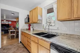 1341 Florence St, Aurora, CO 80010 - Photo 6
