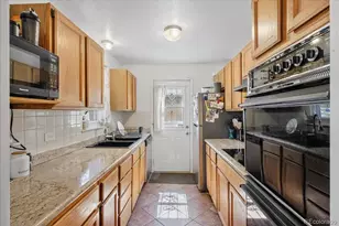 1341 Florence St, Aurora, CO 80010 - Photo 4