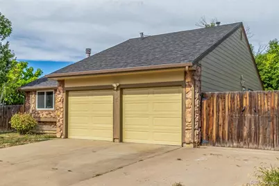 5105 Chandler Way, Denver, CO 80239 - Photo 2