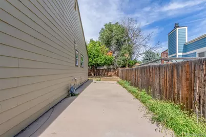 5105 Chandler Way, Denver, CO 80239 - Photo 32
