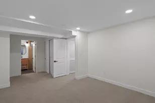 3630 S Hillcrest Dr, Denver, CO 80237 - Photo 18