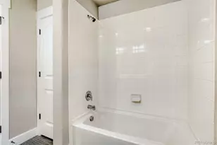 8055 S Elk Ct, Aurora, CO 80016 - Photo 40