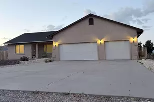 17 Bear Cub Ct, Canon City, CO 81212 - Photo 2