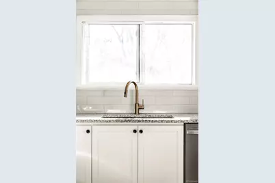 9098 W Chestnut Avenue, Littleton, CO 80128 - Photo 8