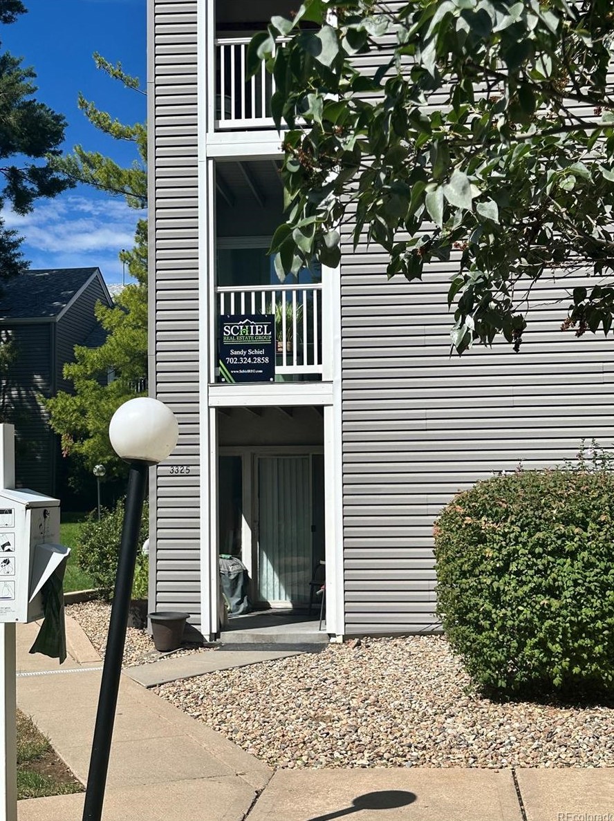 3325 Monaco St, Denver CO  exterior