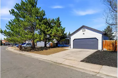 4482 Fairplay Way, Denver, CO 80239 - Photo 2