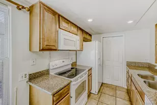 2005 S Helena St, Aurora, CO 80013 - Photo 6