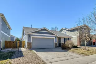15686 Randolph Pl, Denver, CO 80239 - Photo 2