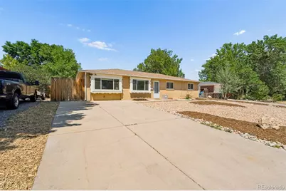 957 E 9th Avenue, Broomfield, CO 80020 - Photo 2
