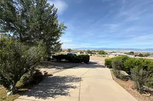 910 S Elgin Ct, Pueblo, CO 81007 - Photo 4