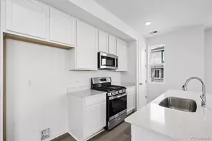 24161 E 30th Pl, Aurora, CO 80019 - Photo 4
