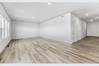 45867 Mill Avenue, Bennett, CO 80102 - Photo 2