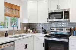3233 Jasmine St, Denver, CO 80207 - Photo 8