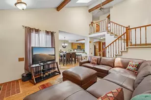 967 S Evanston Cir, Aurora, CO 80012 - Photo 4