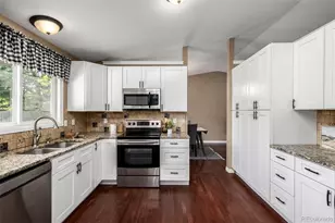 6062 S Newport St, Centennial, CO 80111 - Photo 16