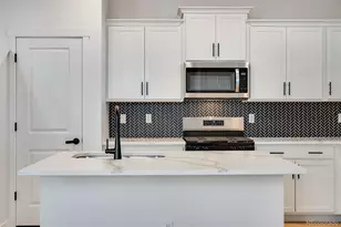 22614 E 6th Pl, Aurora, CO 80018 - Photo 10