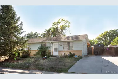 5557 Crystal Way, Denver, CO 80239 - Photo 1