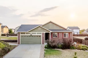 223 S New Castle Way, Aurora, CO 80018 - Photo 2