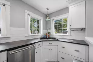 2375 Locust St, Denver, CO 80207 - Photo 8