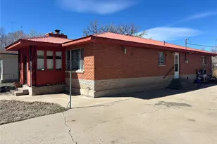 226 E 7th St, Walsenburg, CO 81089 - Photo 4