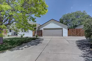 488 S Parfet St, Lakewood, CO 80226 - Photo 2