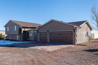 758 E Woodleaf Drive, Pueblo, CO 81007 - Photo 38
