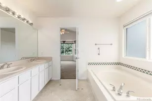 8825 Fairview Oaks Pl, Lone Tree, CO 80124 - Photo 22