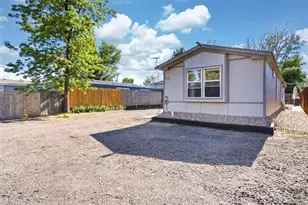 422 Willow Dr, Lochbuie, CO 80603 - Photo 1