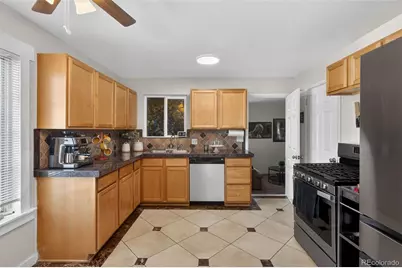 820 Newark Street, Aurora, CO 80010 - Photo 10