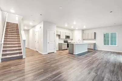 9390 Ceylon Street, Commerce City, CO 80022 - Photo 6